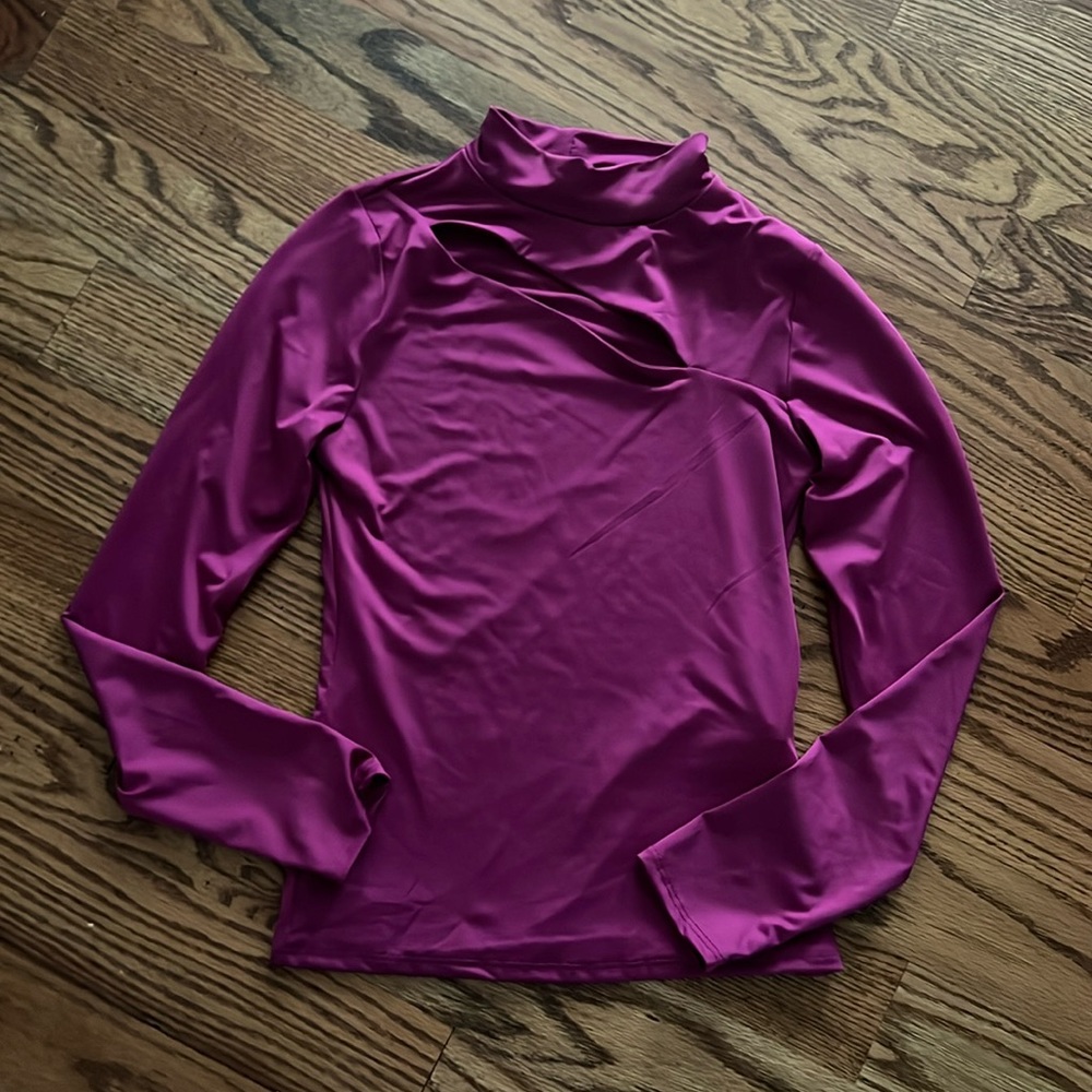 Magenta fitted top with chest cutout